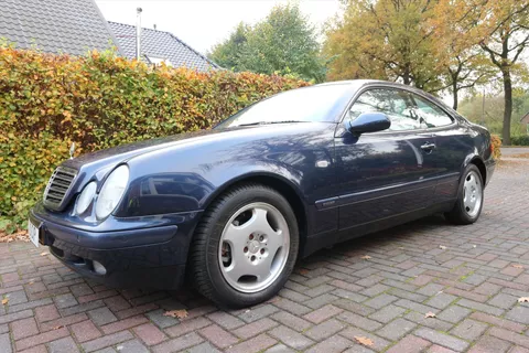 Mercedes CLK elegance in nieuwstaat !!