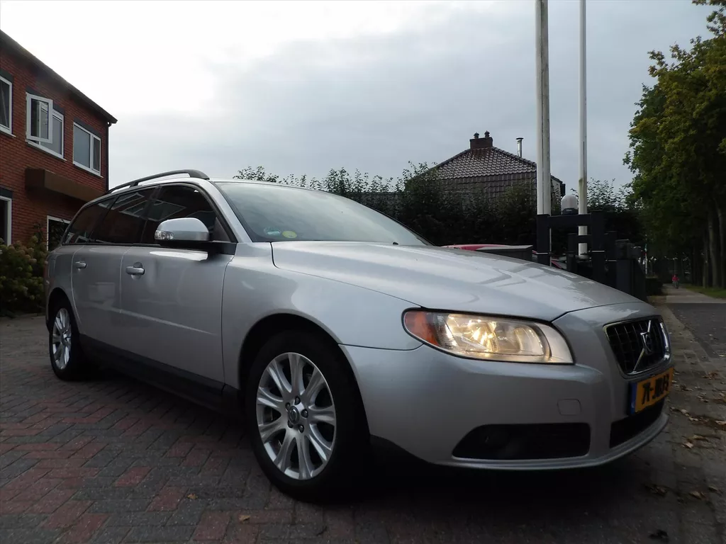 Volvo V70 2.0